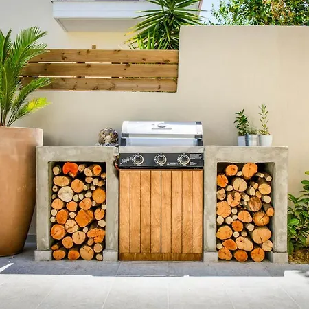 Sleeps 6 With Pool Air Con And Wifi *