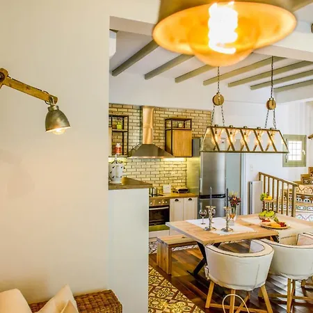 Sleeps 6 With Pool Air Con And Wifi Вилла *